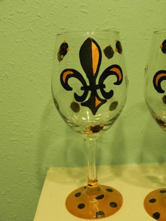 Black and Gold Fleur De Lis Wine Glass