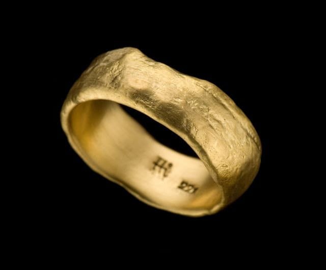 solid gold wedding rings