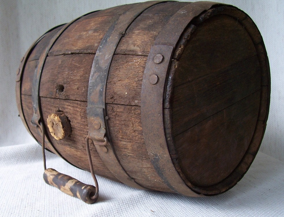 Vintage mini wood barrel keg with handle