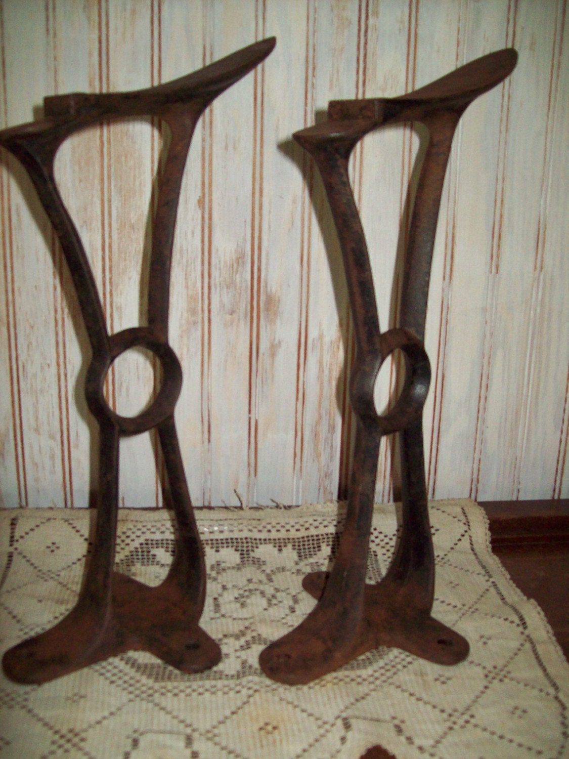 shoe polish stand