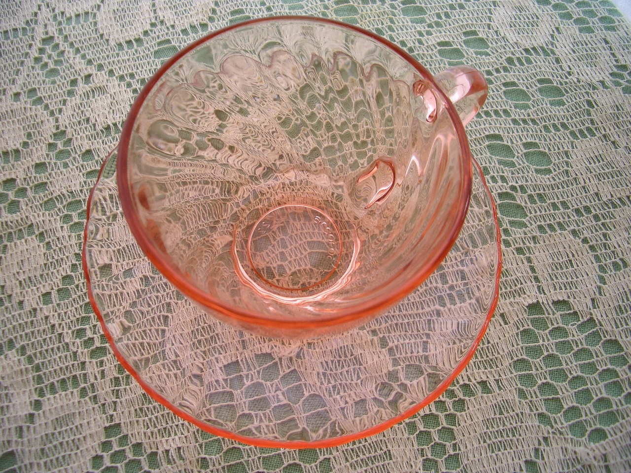 Vintage Arcoroc Pink Swirl Depression Glass Cup and Saucer 4