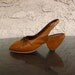 UNIQUE vintage MuSTaRD & GoLD TRIANGLE shoes 5.5 / 6