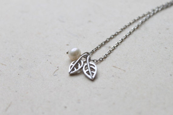Tiny leaf with pearl simple Necklace S2106-1 by Ringostone