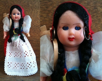 Vintage English pretty village display doll with closing eyes basket circa 1950's / English Shop