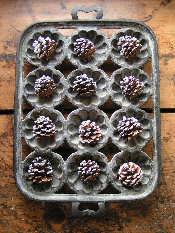 Vintage Cast Iron Bundt Baking Pan