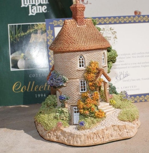 Lilliput Lane Tea Caddy Cottage with deeds