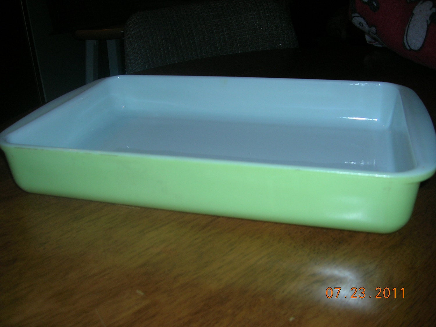 Pyrex Lime Green 8x12 2 Qt Baking pan