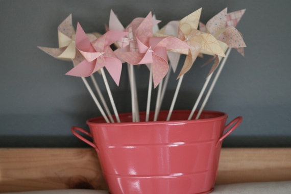 Escort Cards wedding party 12 Mini pink Pinwheels Pretty in Pink- Custom orders welcomed Il_570xn