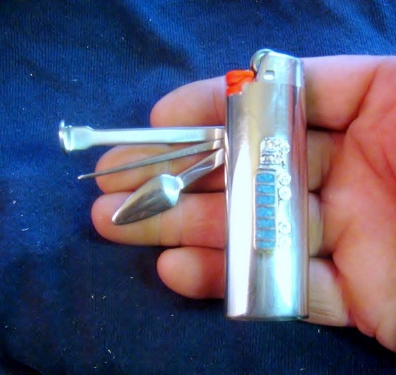 18 Wheeler Bic Lighter Cover and Pipe Tool Combo