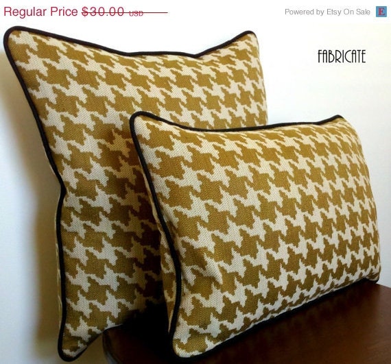 hounds tooth pillow