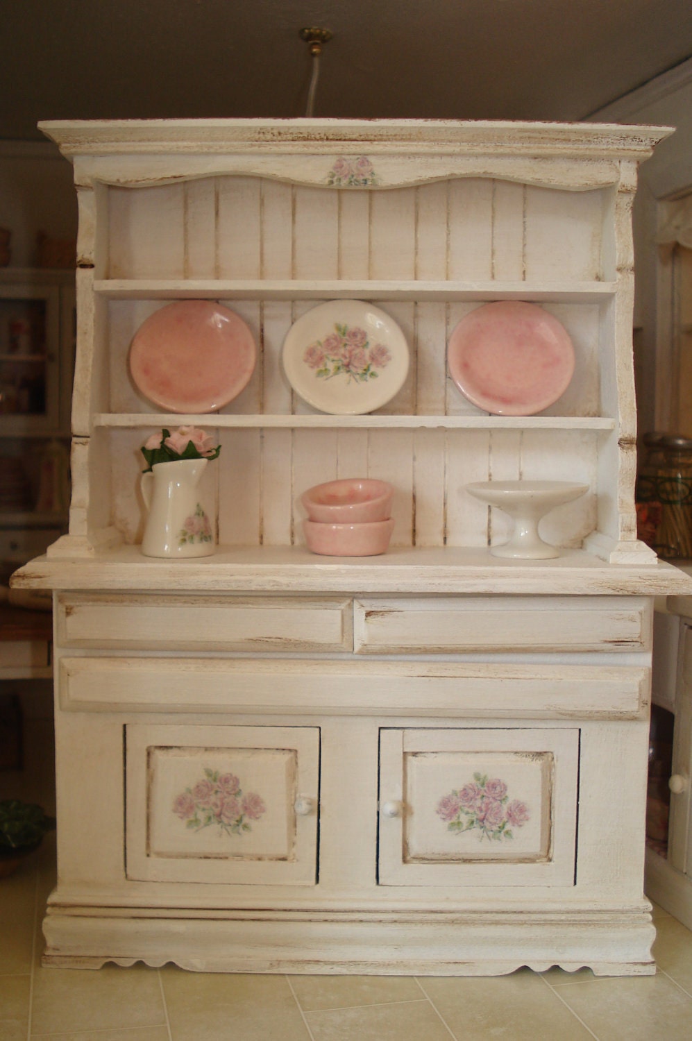 shabby chic dresser with accessories. 1.12 by Martaminiatures