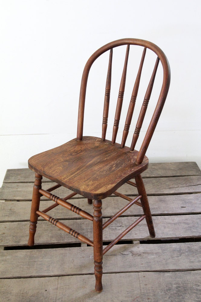 Vintage Spindle Back Chair / Wood Dining Chair