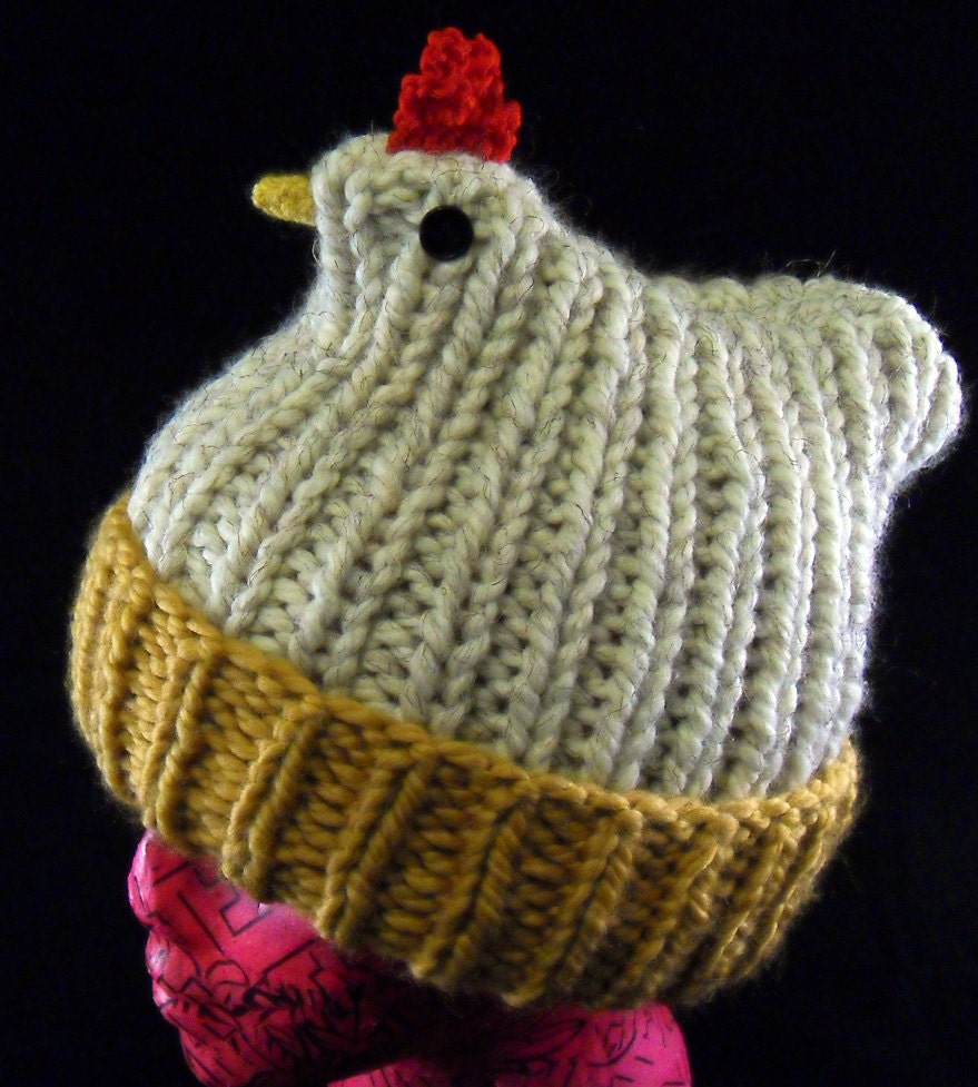 Knit Chicken in Nest Hat M