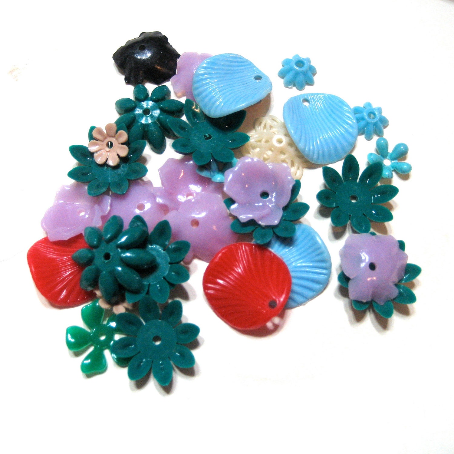 Vintage Plastic Stacking Flower Beads Mix / Charms / Bead Caps