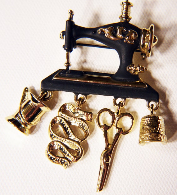 Vintage Danecraft Sewing Machine Pin Brooch