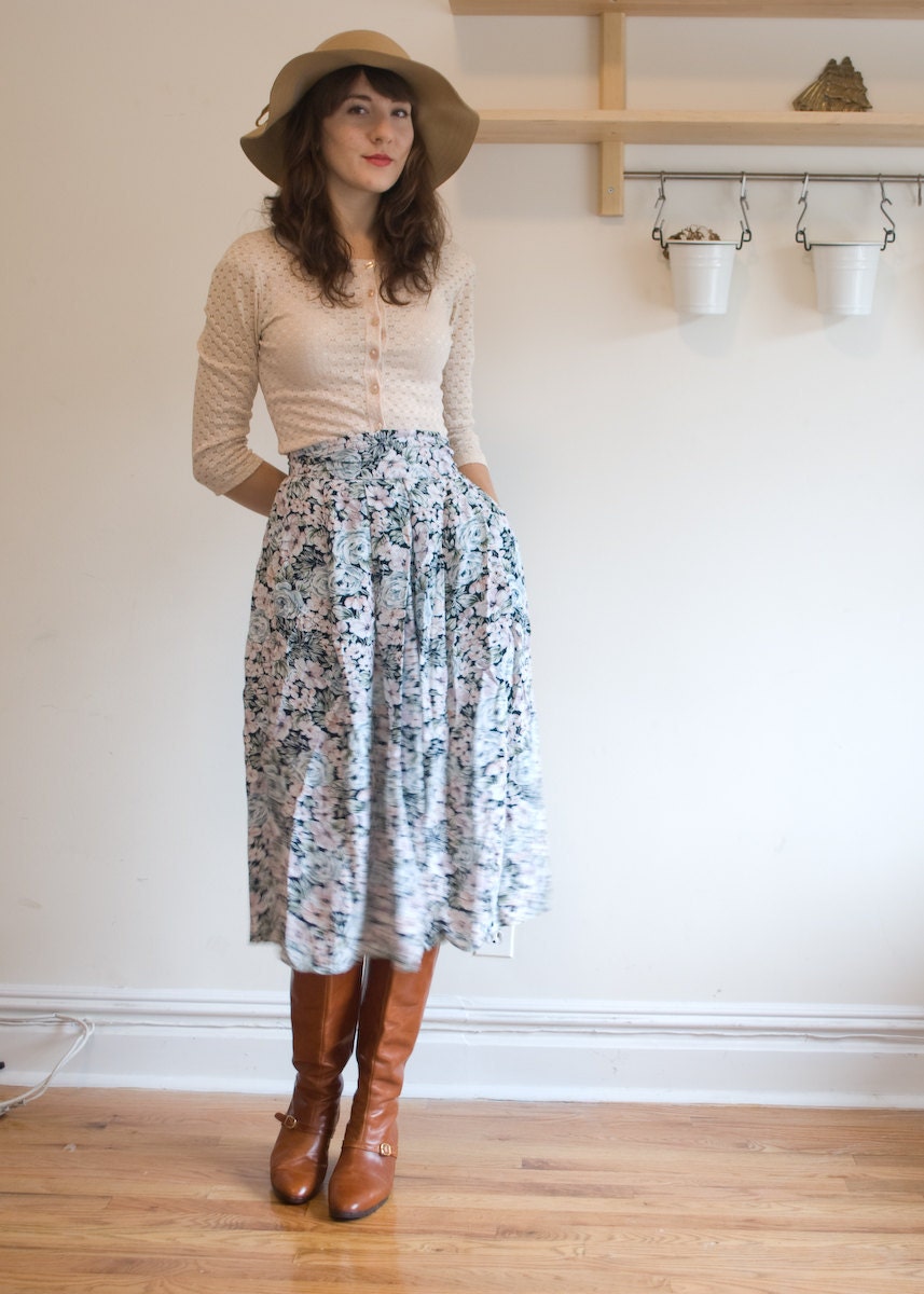 Vintage high waisted floral midi skirt by KitsuneVintage on Etsy