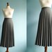 Vintage grey skirt / maxi long / with accordion pleats / high waisted / size plus / large