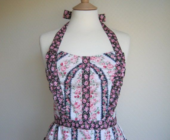 Items similar to Retro apron with side ruffles, Raspberry ripple apron ...