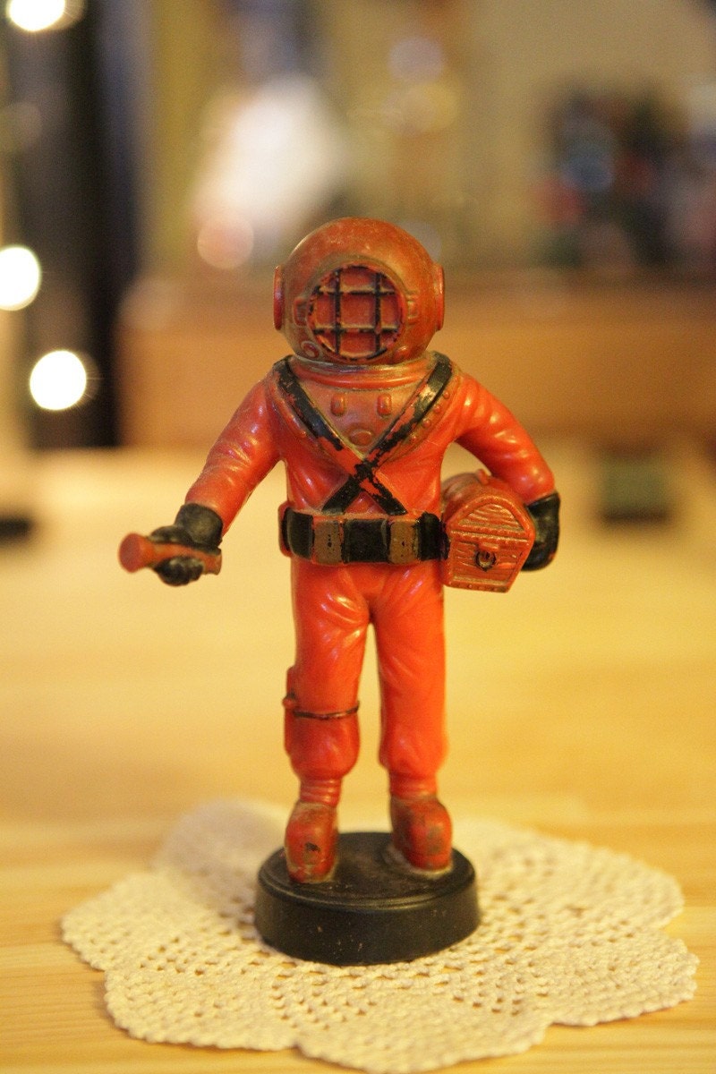 Vintage Deep Sea Diver Aquarium Ornament