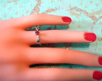 Vintage Gold Ring With Multicolor Rhinestones - Size 5.25 - R-110