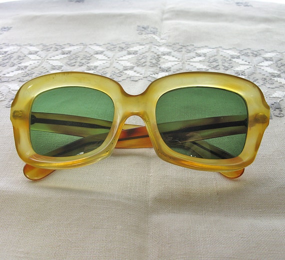 Items similar to Vintage sunglasses 60s Spain (Tr) on Etsy