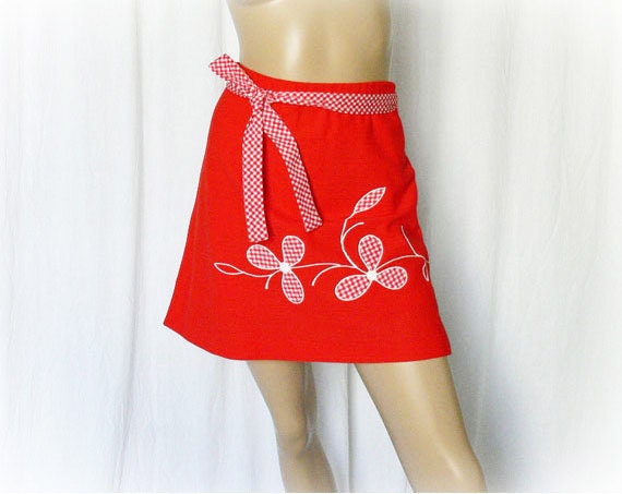 Vintage 60s Mini Skirt M Red Gingham Scooter by PopFizzVintage