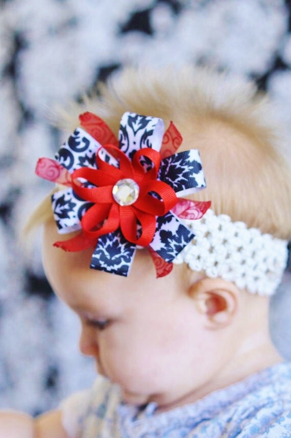 Items similar to Baby hair bow.. ribbon flower bow Clip ...