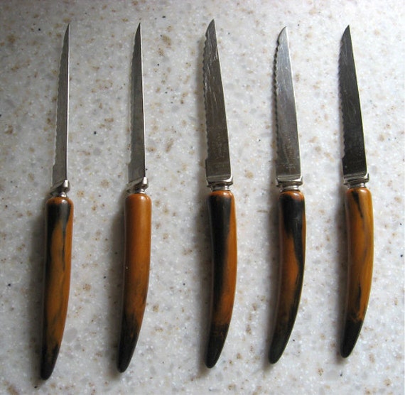 Set of 5 Sheffield steak knives with bakelite handles