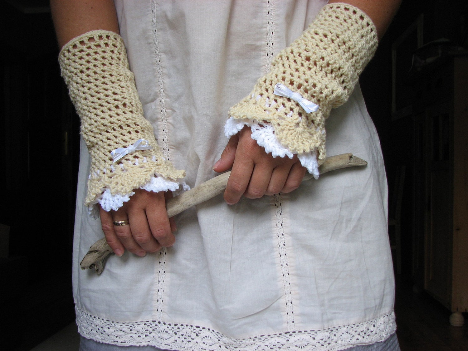 Cream Victorian lace mittens