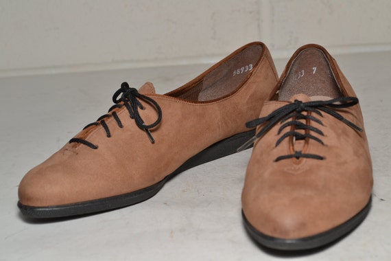 Easy Spirit Tan Suede Woman Shoes Size 7