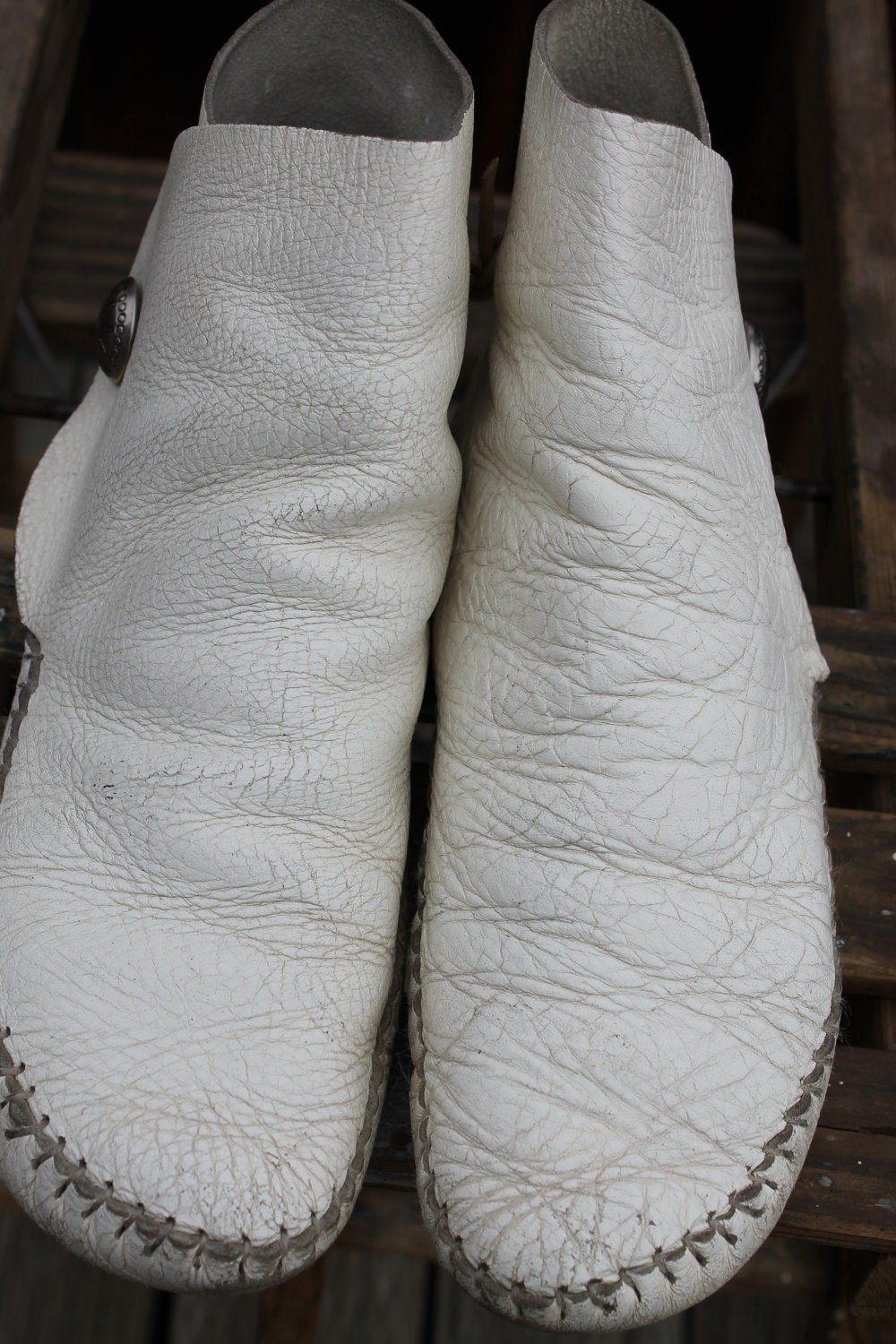 womens white moccasin shoes