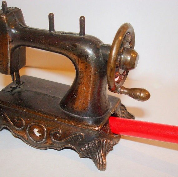 Vintage Sewing Machine Pencil Sharpener. Mini Size