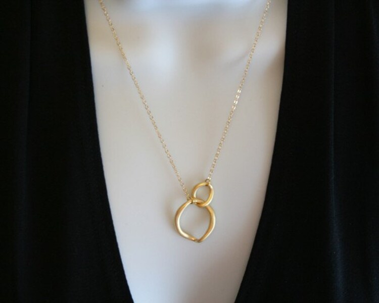 Double ring link necklace by untie on Etsy