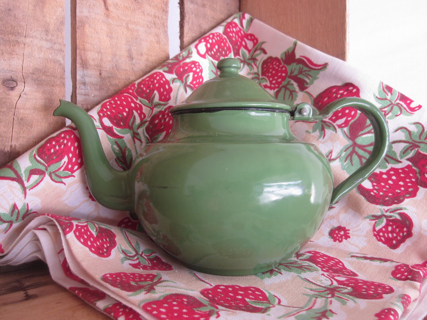 Vintage Enamelware Teapot Ceramic Apple Green Jadeite Teapot