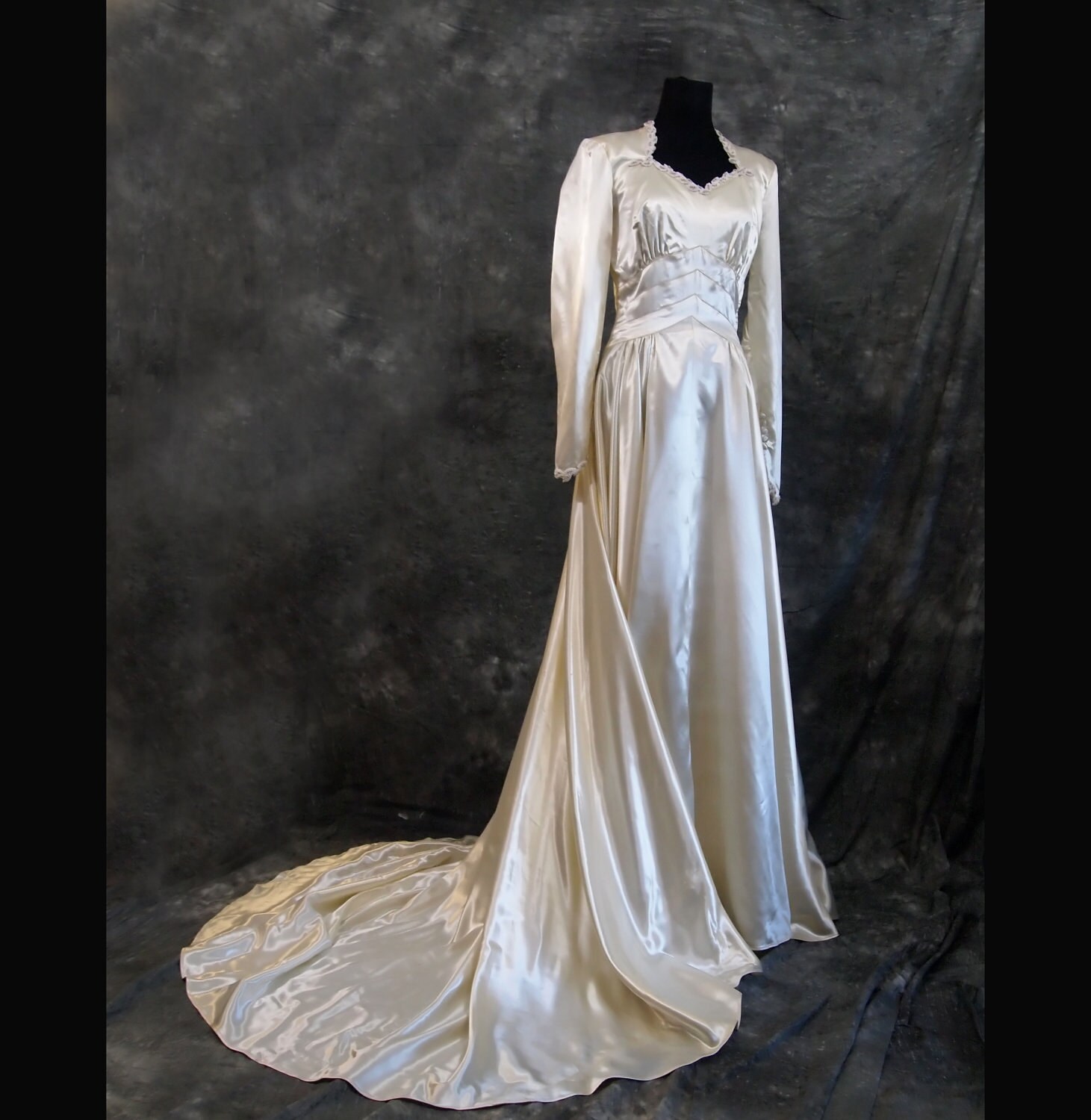 Vintage Wedding Gown Ivory or Candlelight Satin S 40s