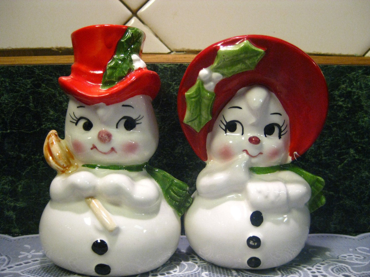 Vintage Christmas Salt And Pepper Shakers 