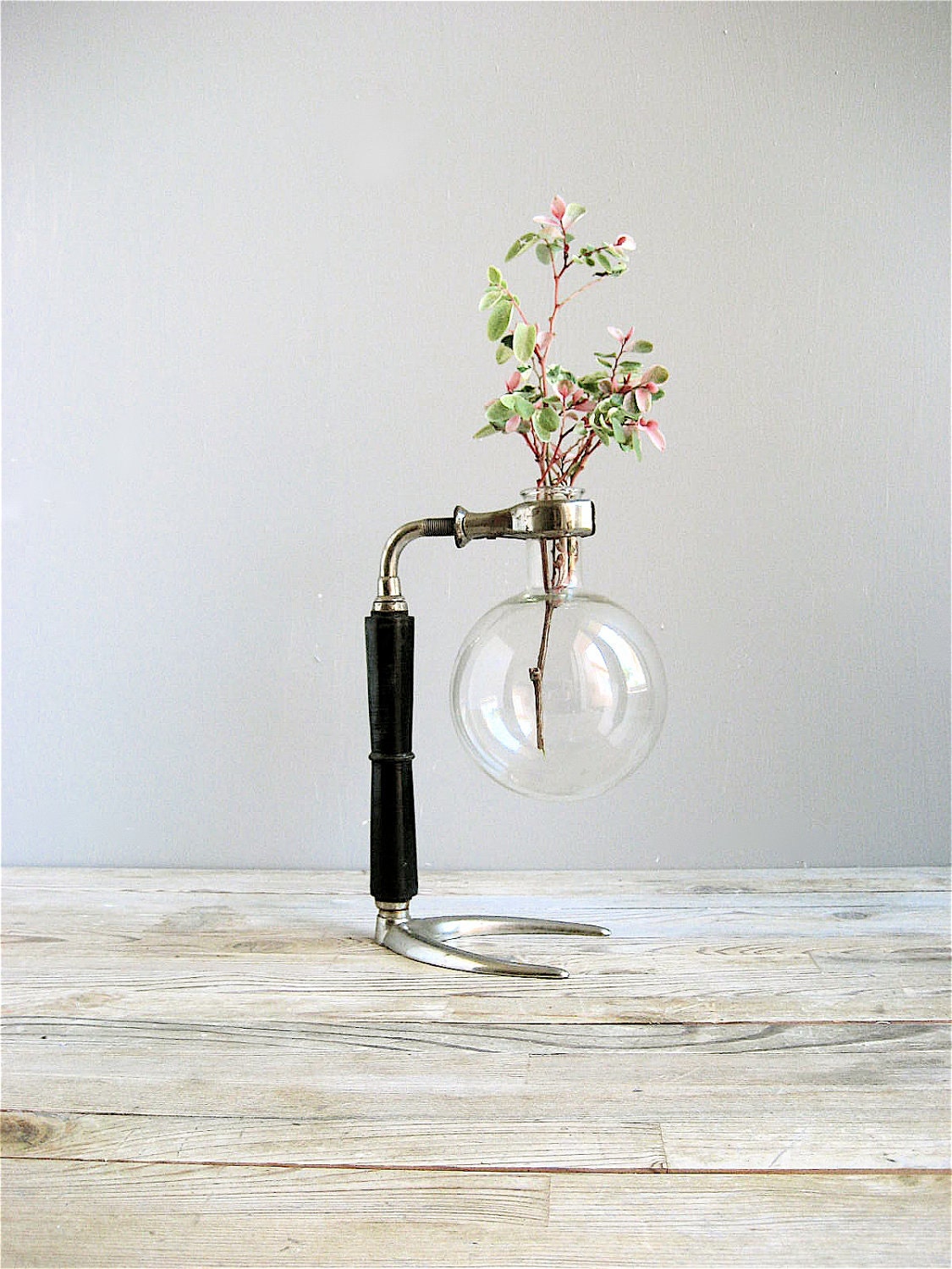 Vintage Lab Beaker with Stand by lovintagefinds on Etsy