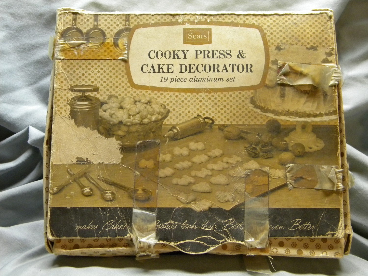 Vintage sears cookie press & cake decorator
