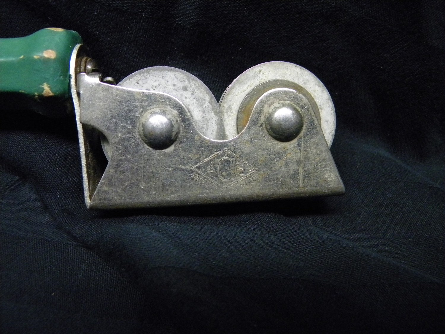 Vintage Ace green handle knife sharpener