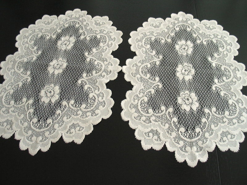 2 Ivory Lace Placemats Doilies Dresser Scarves