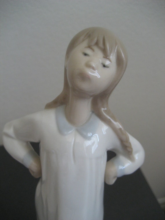 Lladro Figurine Girl With Hands On Hips Retired 5841