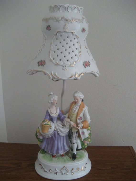 Vintage Victorian Colonial Couple Porcelain Pottery Lamp