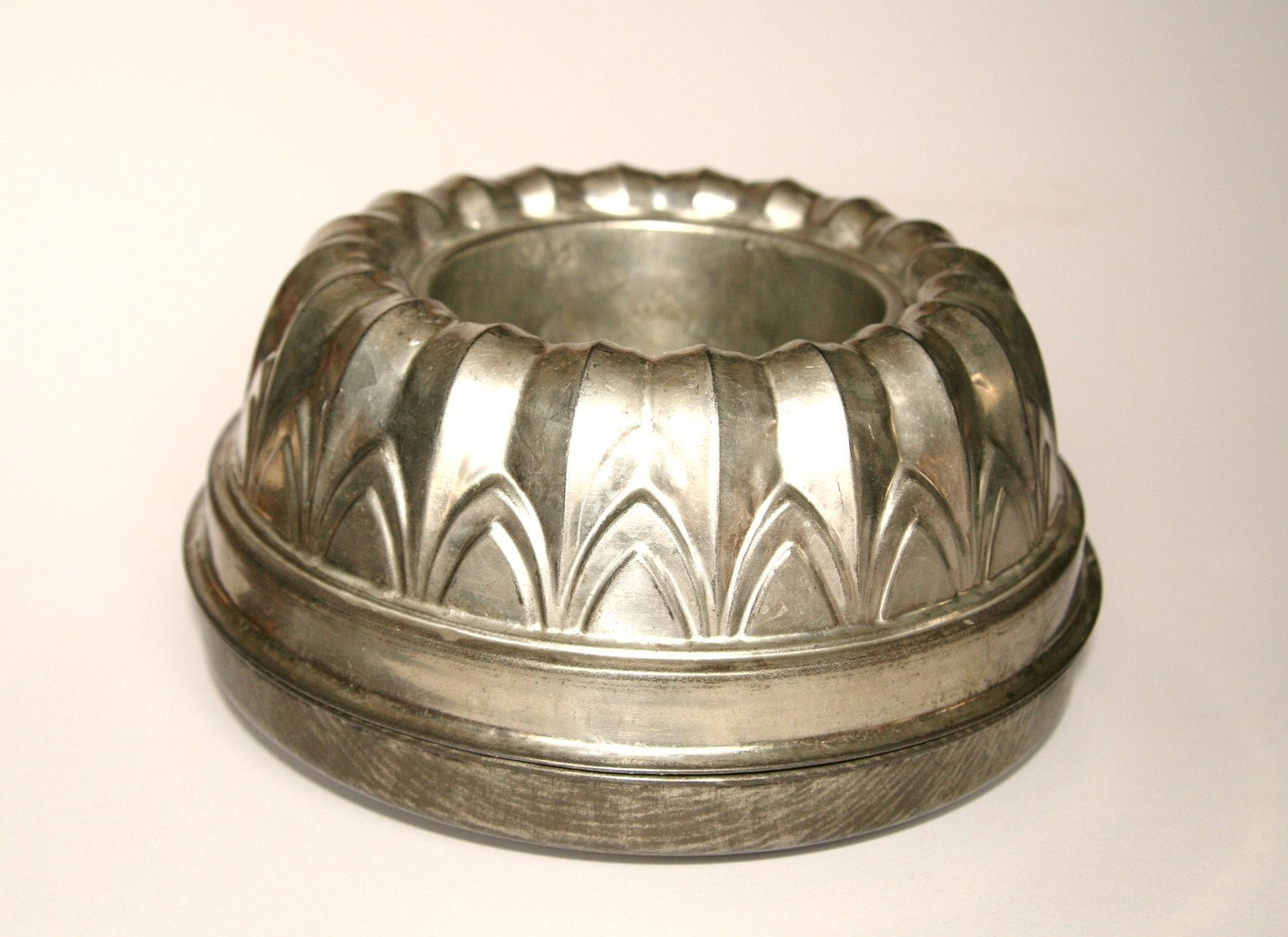 Vintage Metal Bundt Cake Pan Jello Mold with Lid