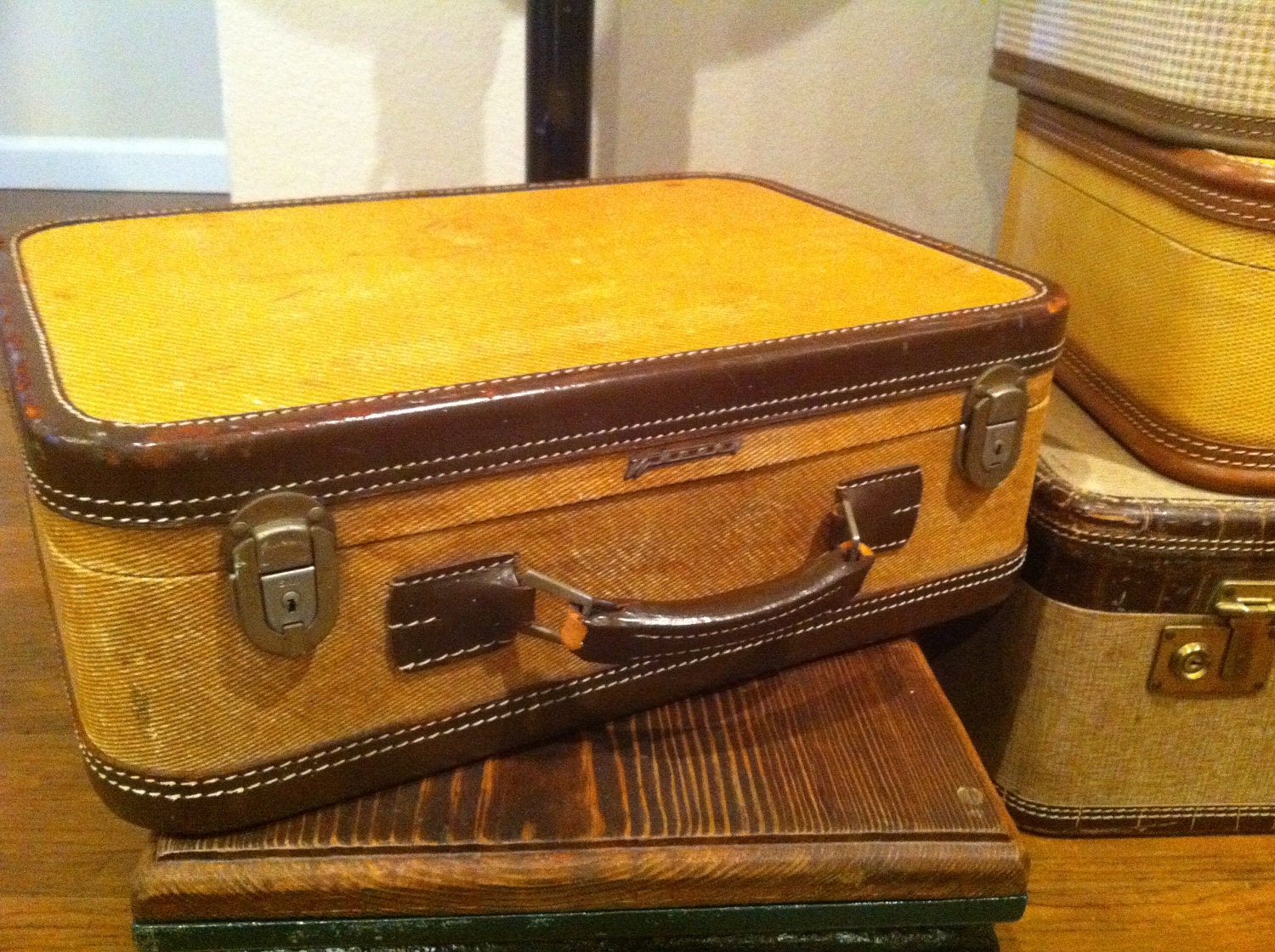 Vintage Tweed Suitcase Wheary Traincase Luggage Makeup