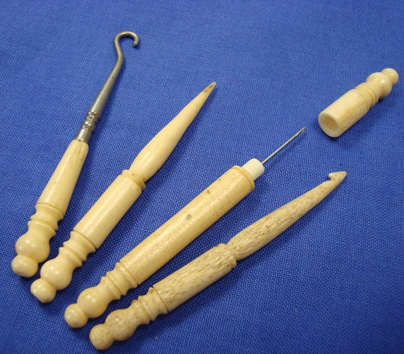 Set of small antique/vintage sewing tools vintage sewing