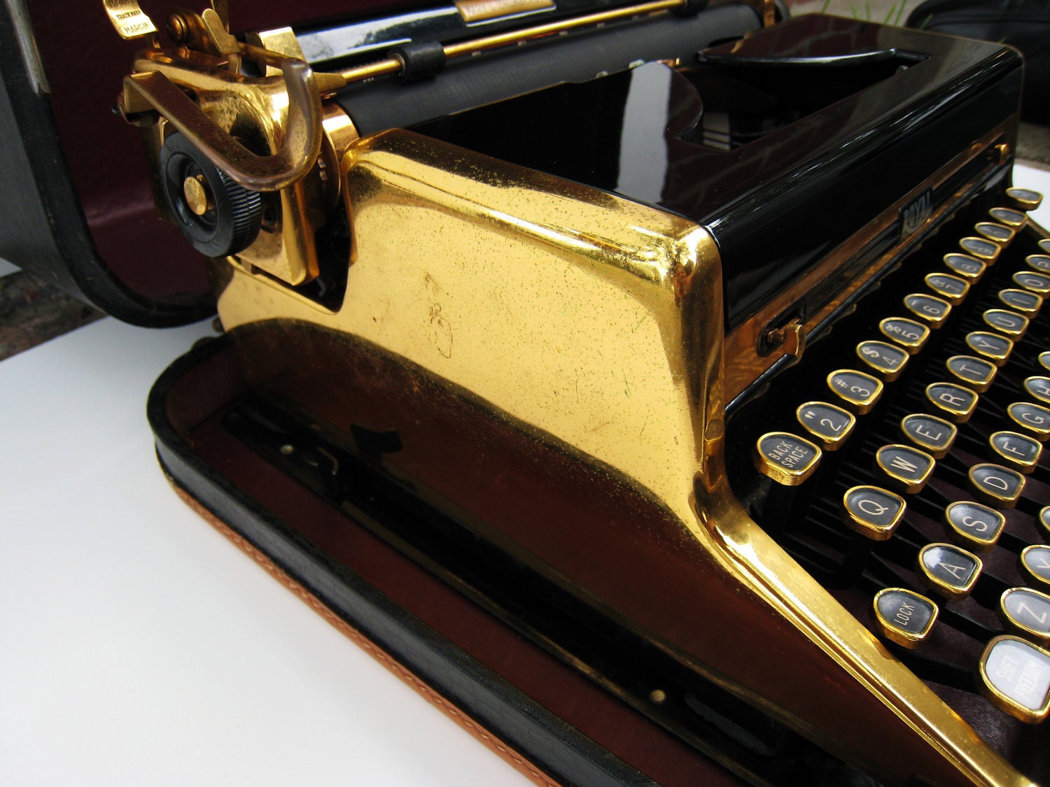 Rare Royal Quiet De Luxe Gold Typewriter