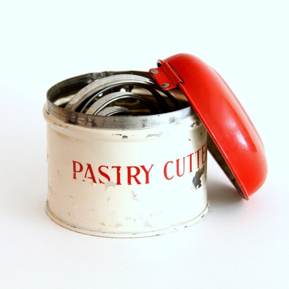 Tala Pastry Cutter Shabby Tin with 4 cutters made in england