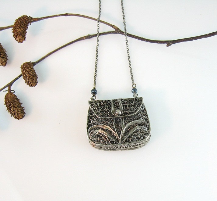 Silver Filigree Vintage Necklace Coin Purse Large Locket Bead