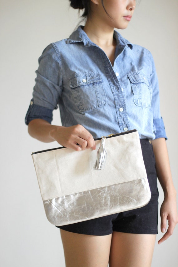 GRANDE Medium Canvas and Leather Carryall Pouch in Silver