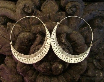 Silver Handmade earrings - A Crescent Moon(1)